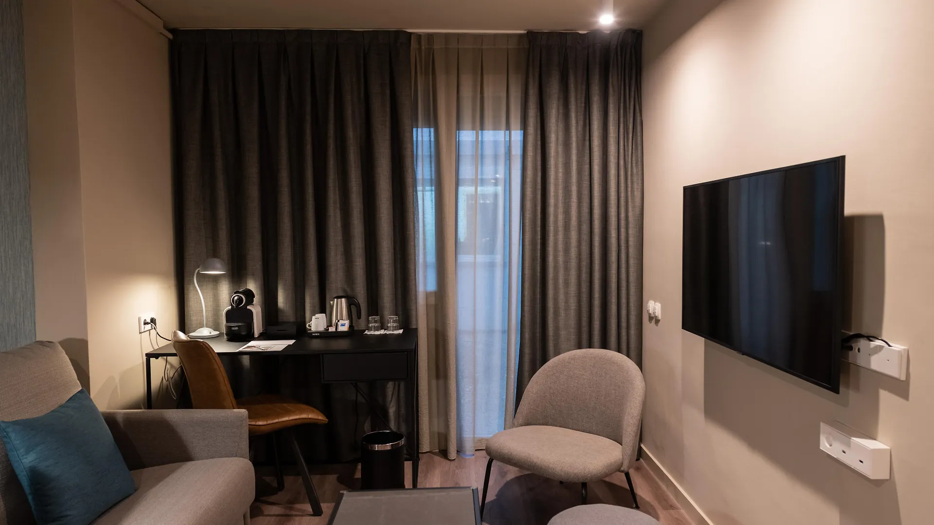 Atenea Rekord Suites Barcelona Hotel