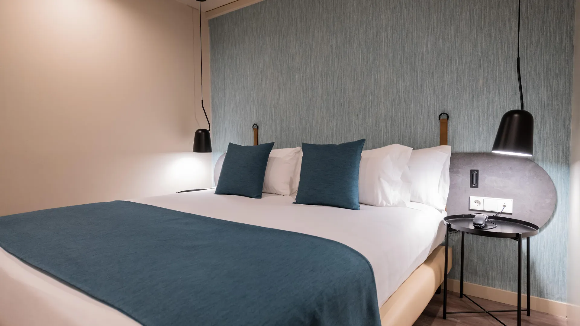 Atenea Rekord Suites Barcelona Hotel