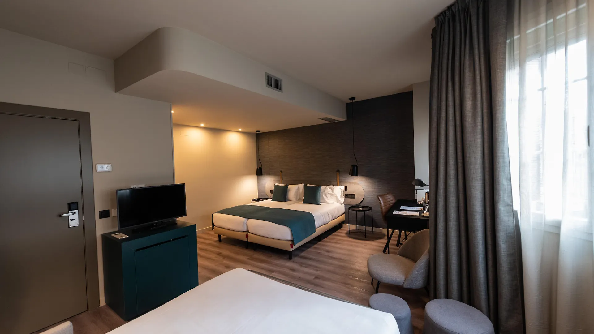Atenea Rekord Suites Barcelona