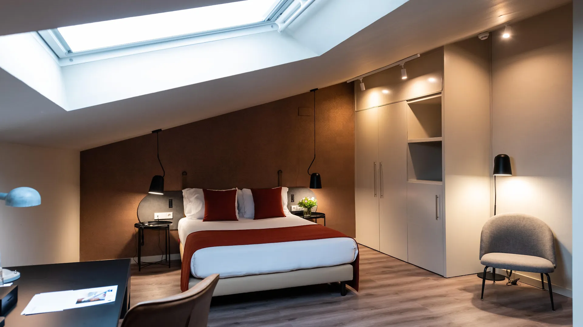 Atenea Rekord Suites Barcelona Hotel