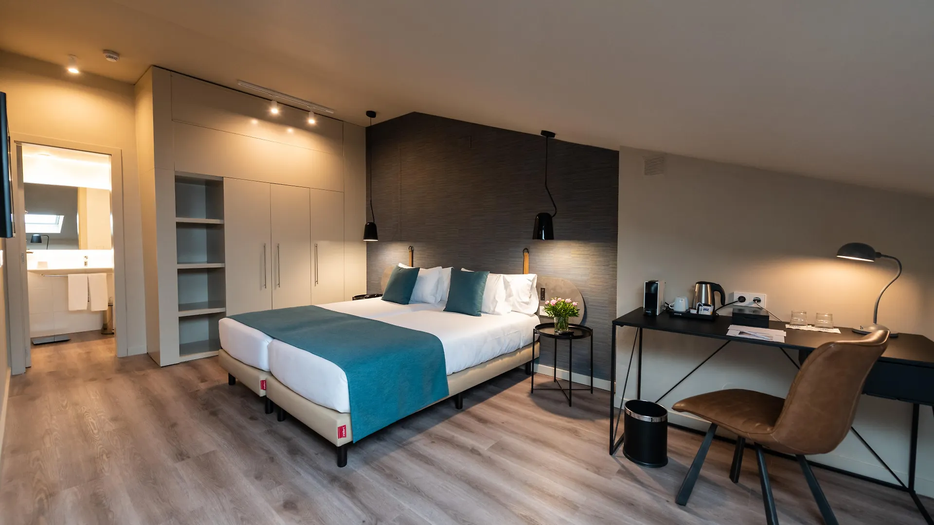 Hotel Atenea Rekord Suites Barcelona