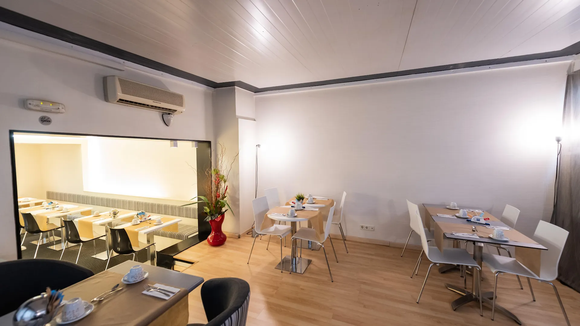 Hotel Atenea Rekord Suites Barcelona