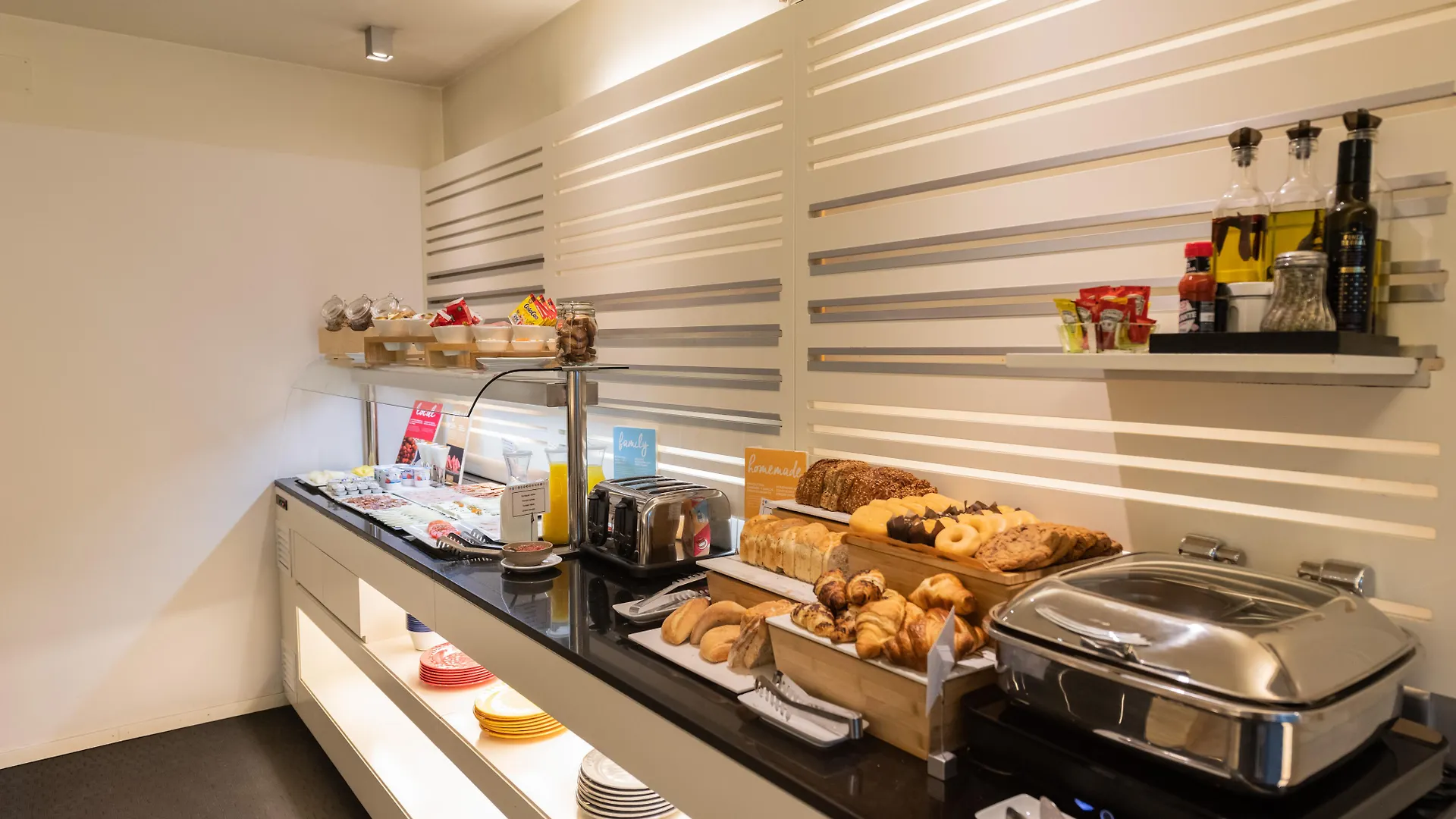Atenea Rekord Suites Barcelona 4*,  Spain