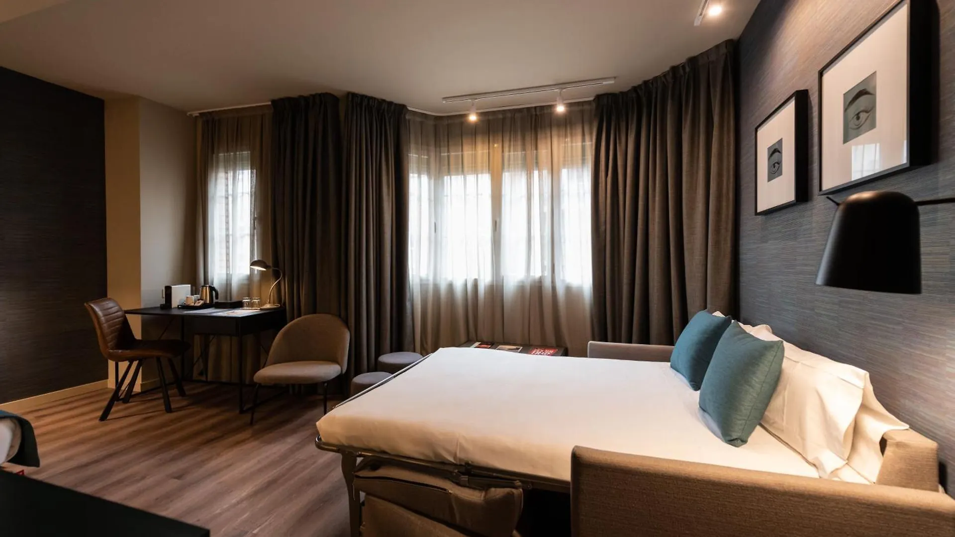 Hotel Atenea Rekord Suites Barcelona