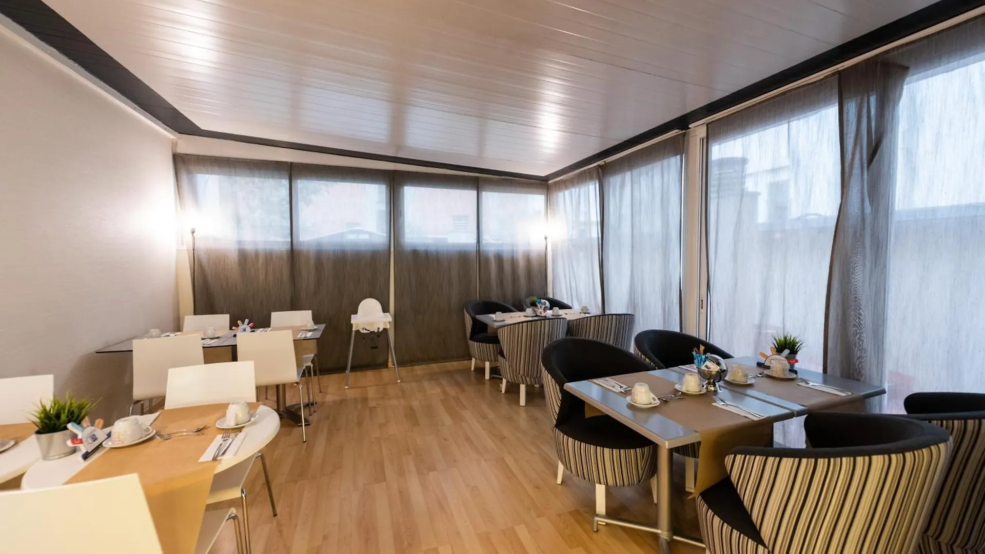 Atenea Rekord Suites Barcelona Hotel