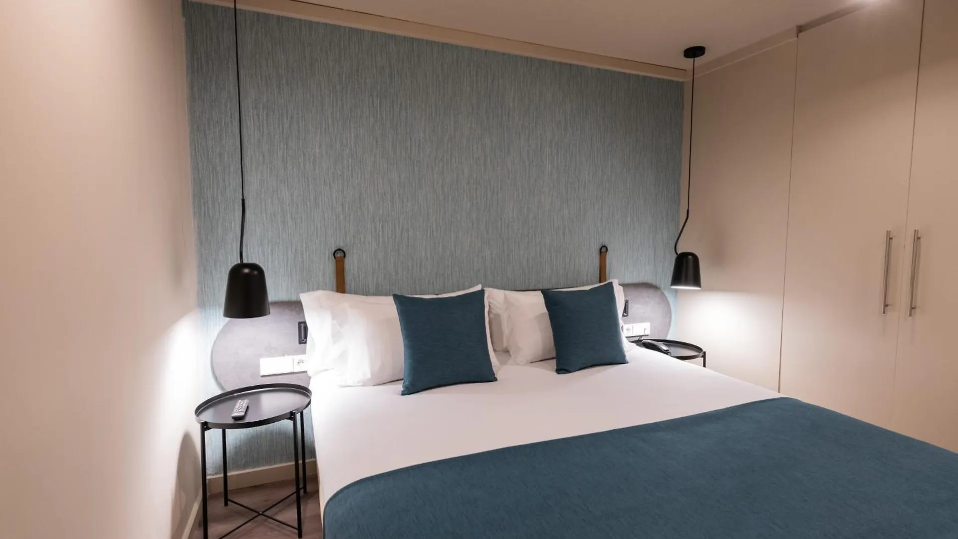 Atenea Rekord Suites Barcelona Hotel