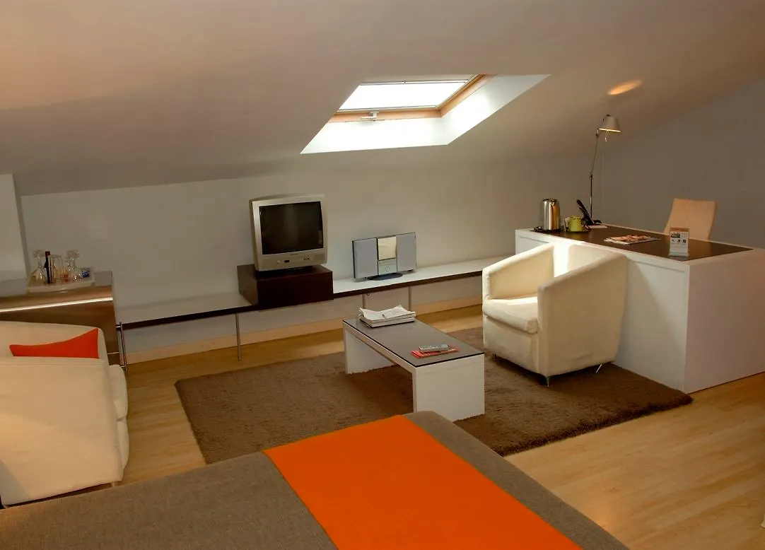 Atenea Rekord Suites Barcelona Hotel