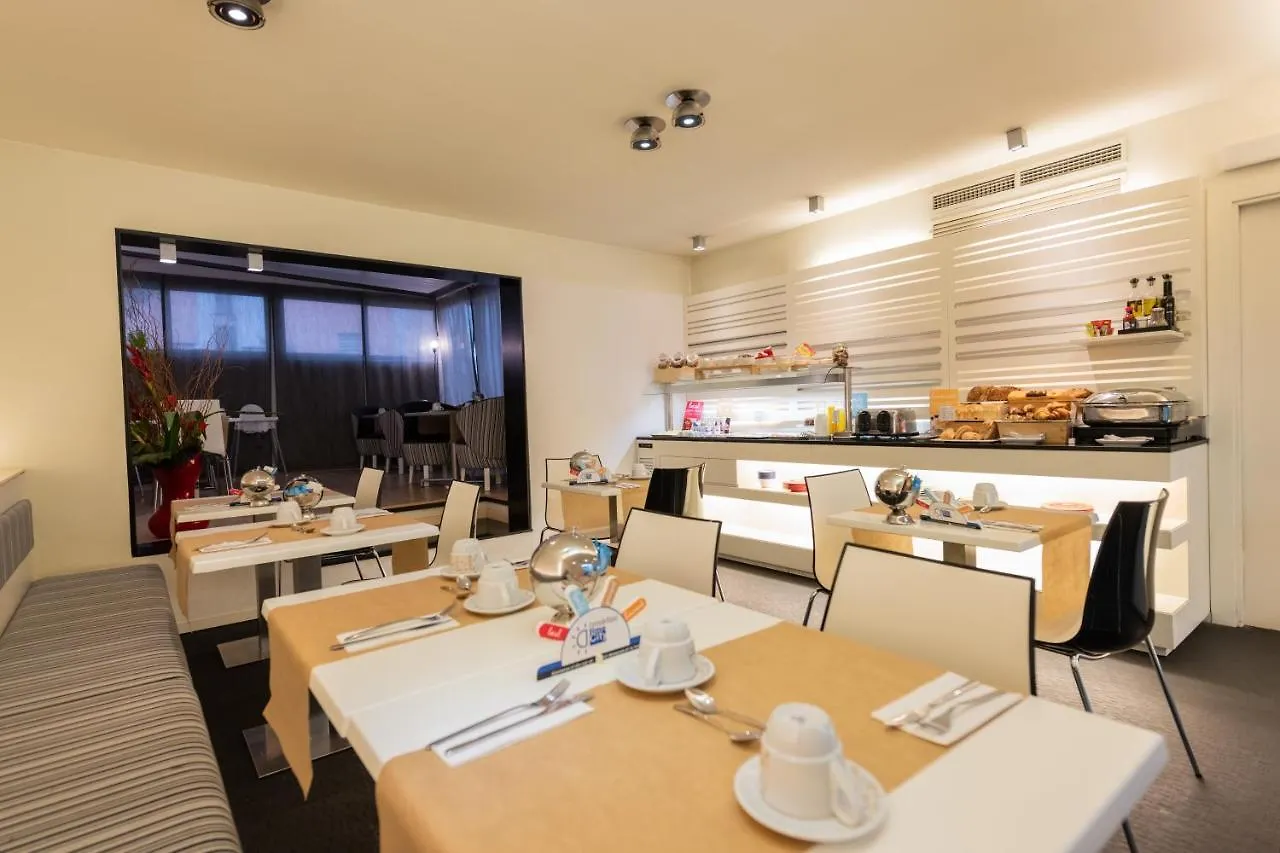 Atenea Rekord Suites Barcelona 4*,  Spain