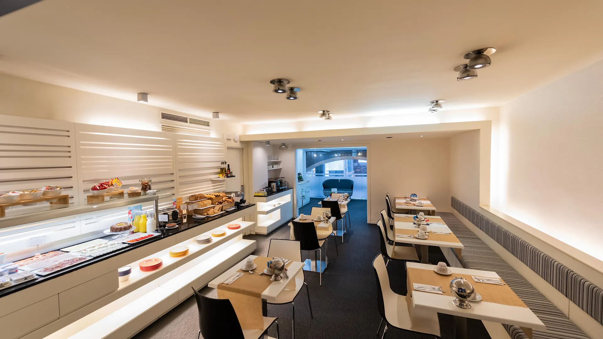 Hotel Atenea Rekord Suites Barcelona