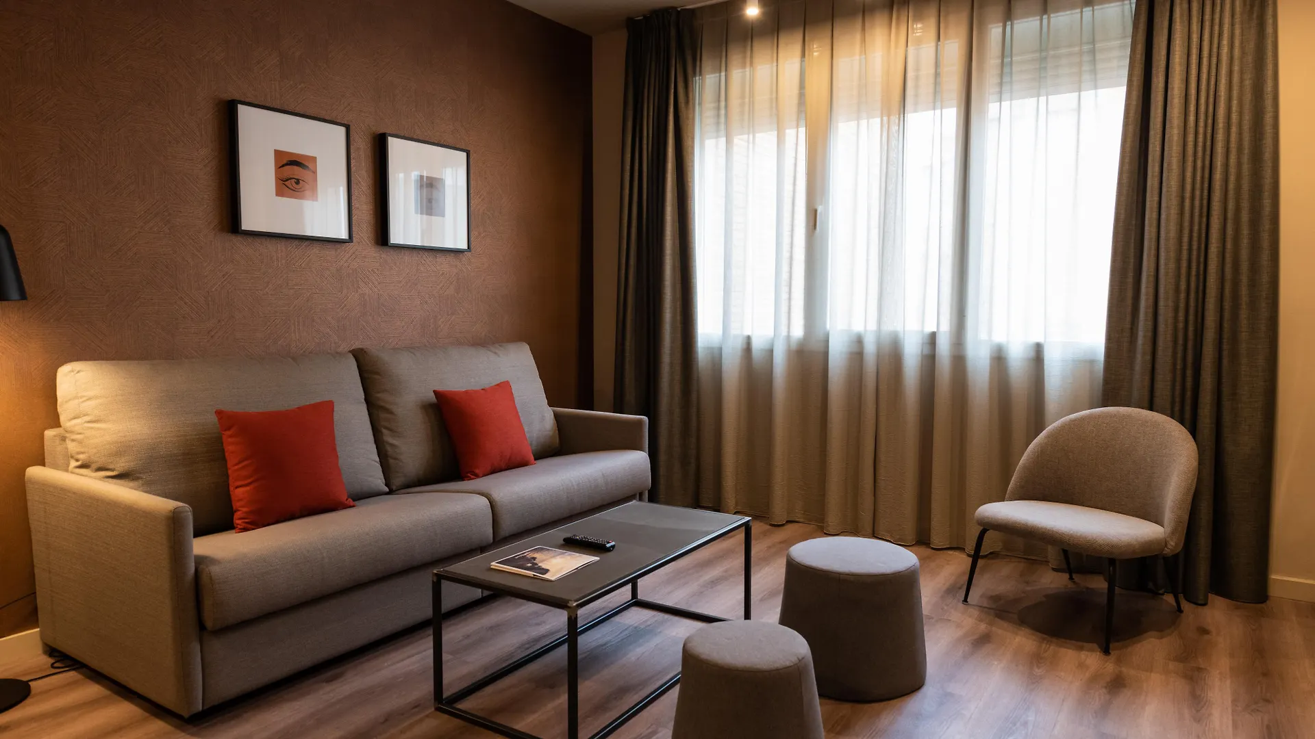 Atenea Rekord Suites Barcelona Hotel