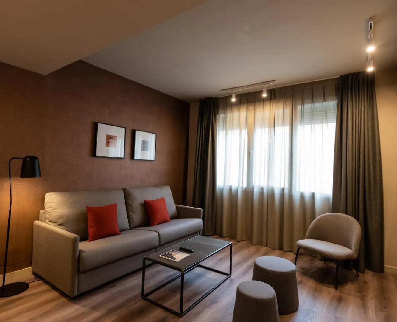 Hotel Atenea Rekord Suites Barcelona