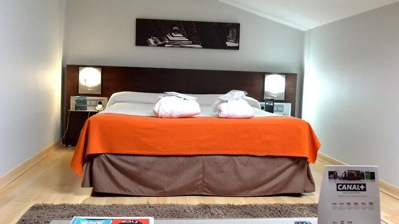 Hotel Atenea Rekord Suites Barcelona