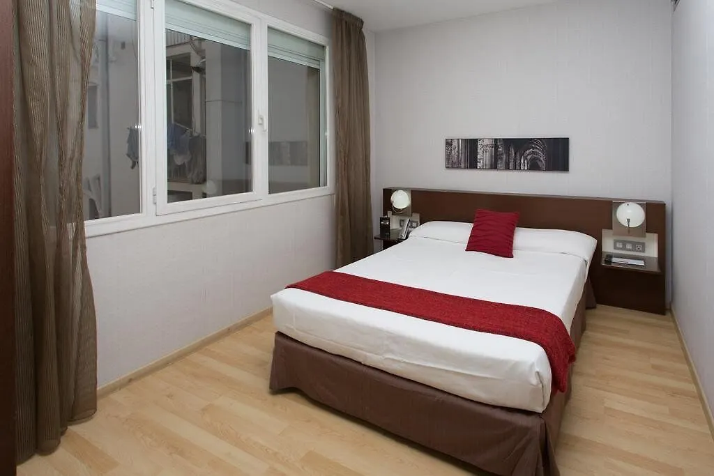 Hotel Atenea Rekord Suites Barcelona